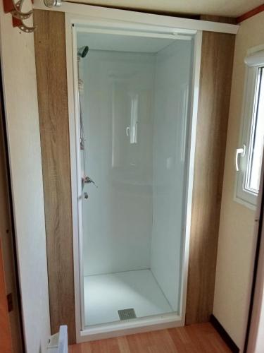 Burstner Villa Provencale 2 Bedrooms 44.00 m² 4