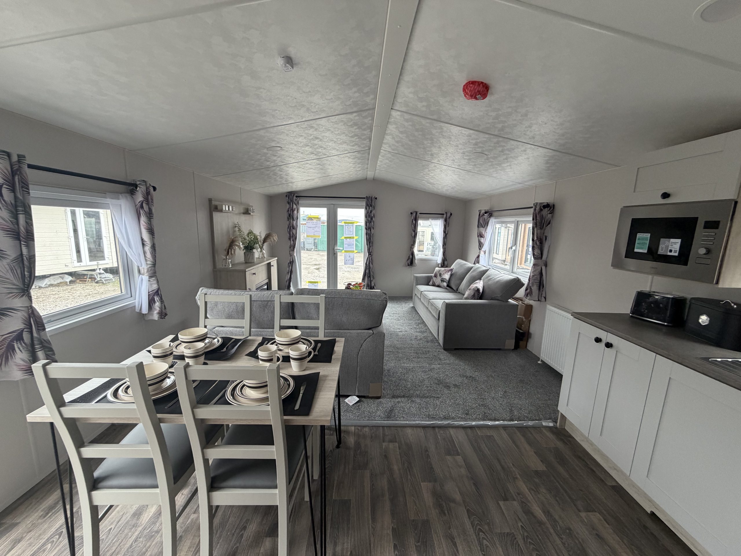 Delta Saffron Deluxe 2 Bedrooms 32.72 m² 2026 2