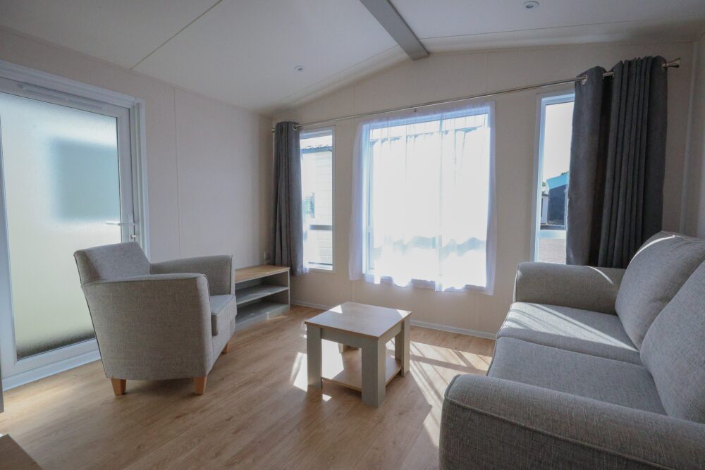 Summer 2 Bedrooms 4