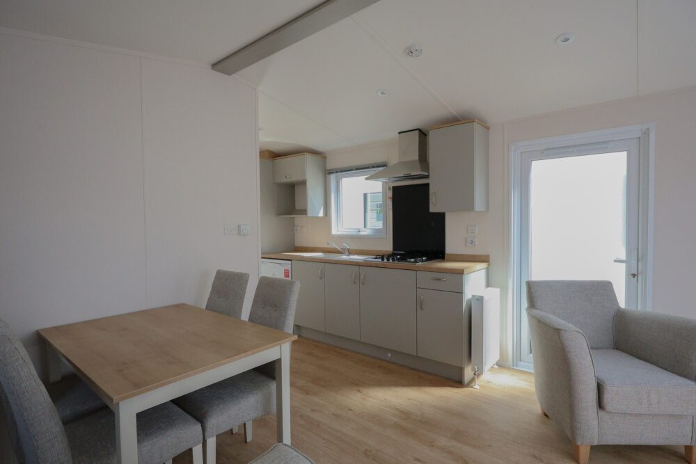 Summer 2 Bedrooms 5