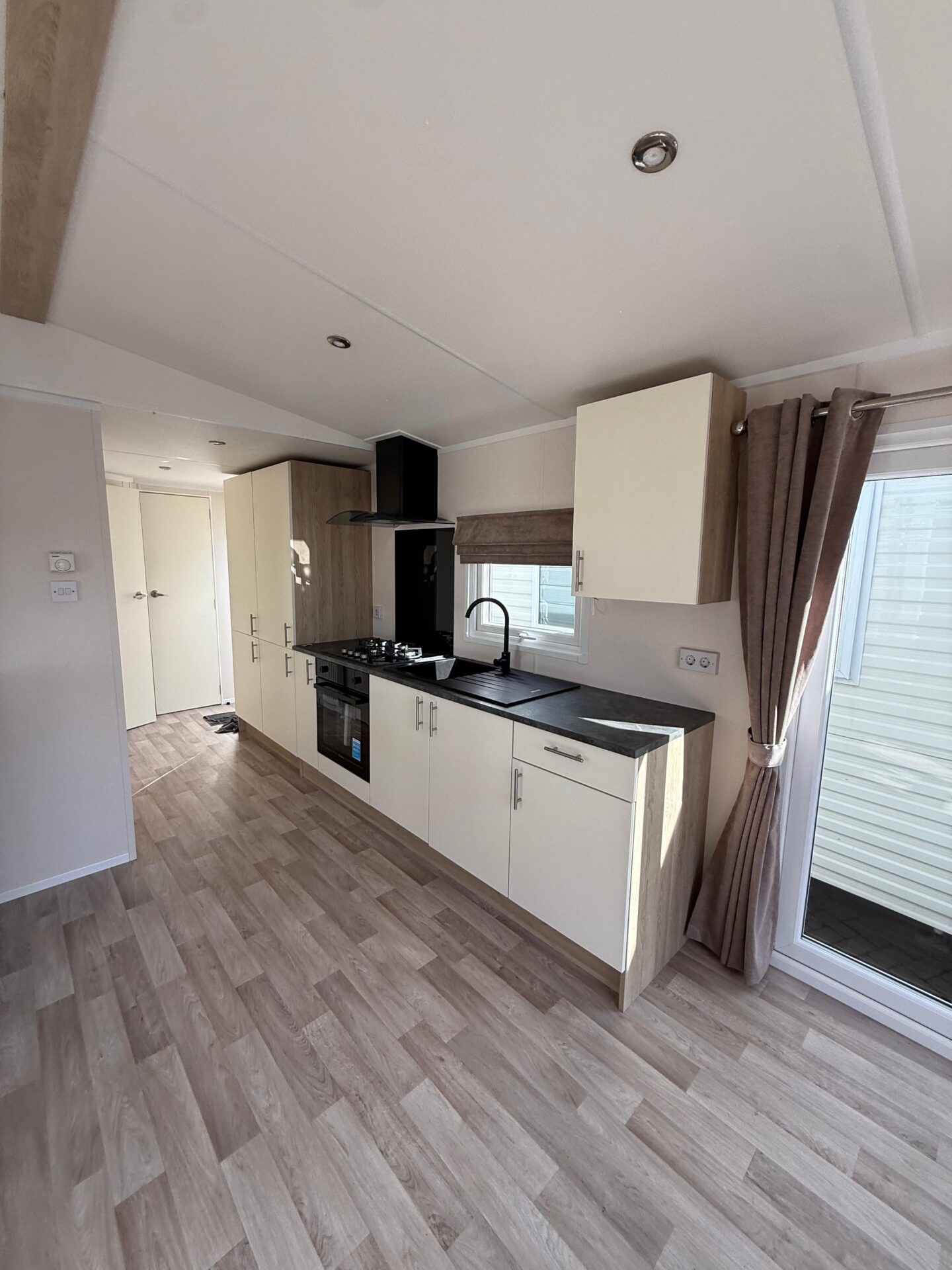 Sunny Lodge 2 Bedrooms (37.00 m2) 2