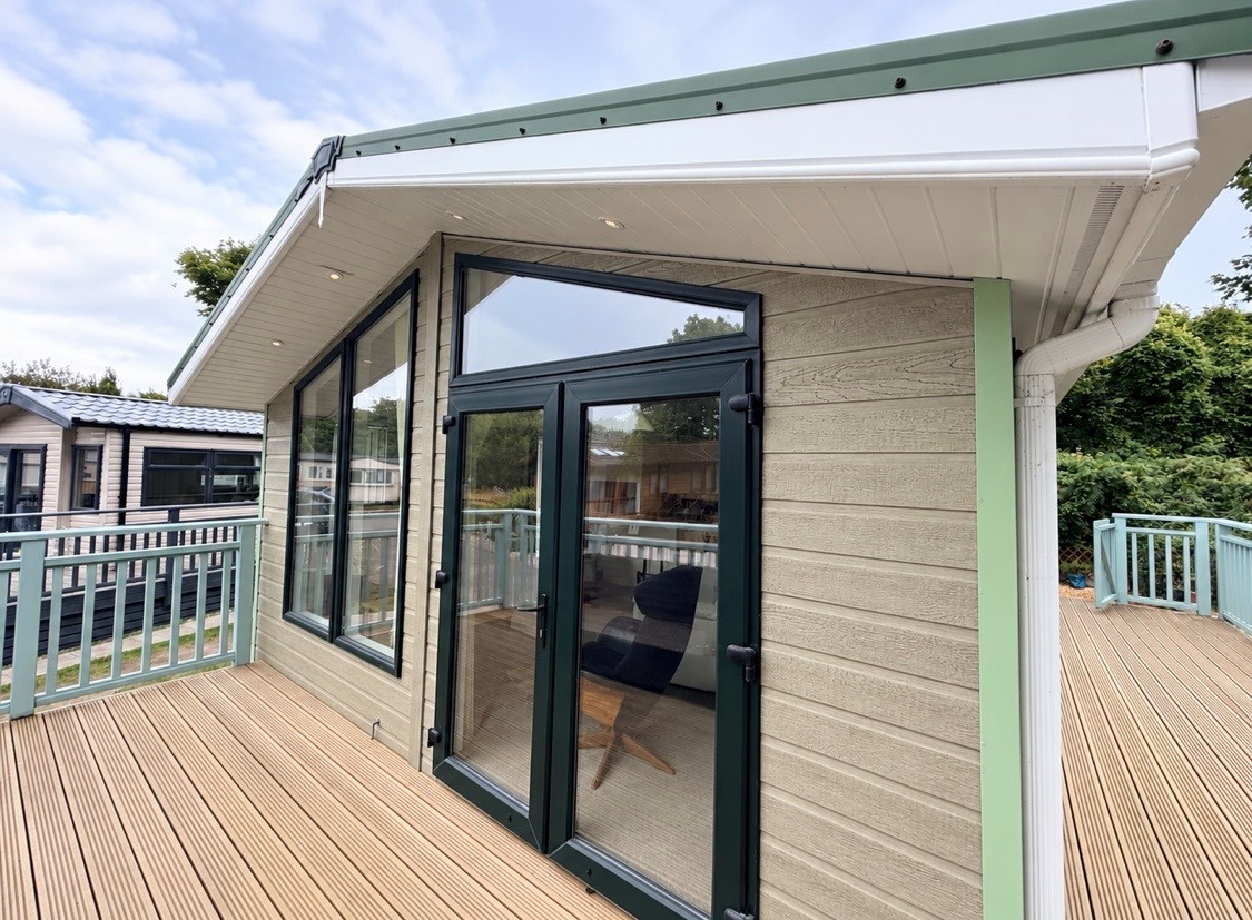 Willerby New Hampshire 3 Bedrooms 16 m² 17