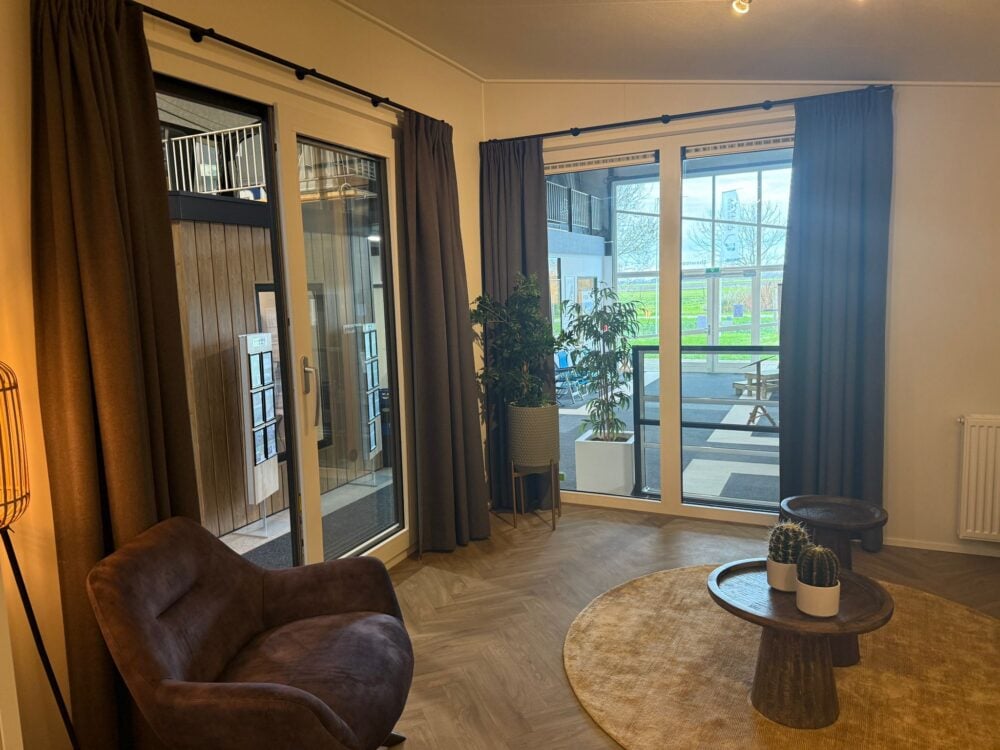EIKENLODGE LESSENAAR 1100/2 4