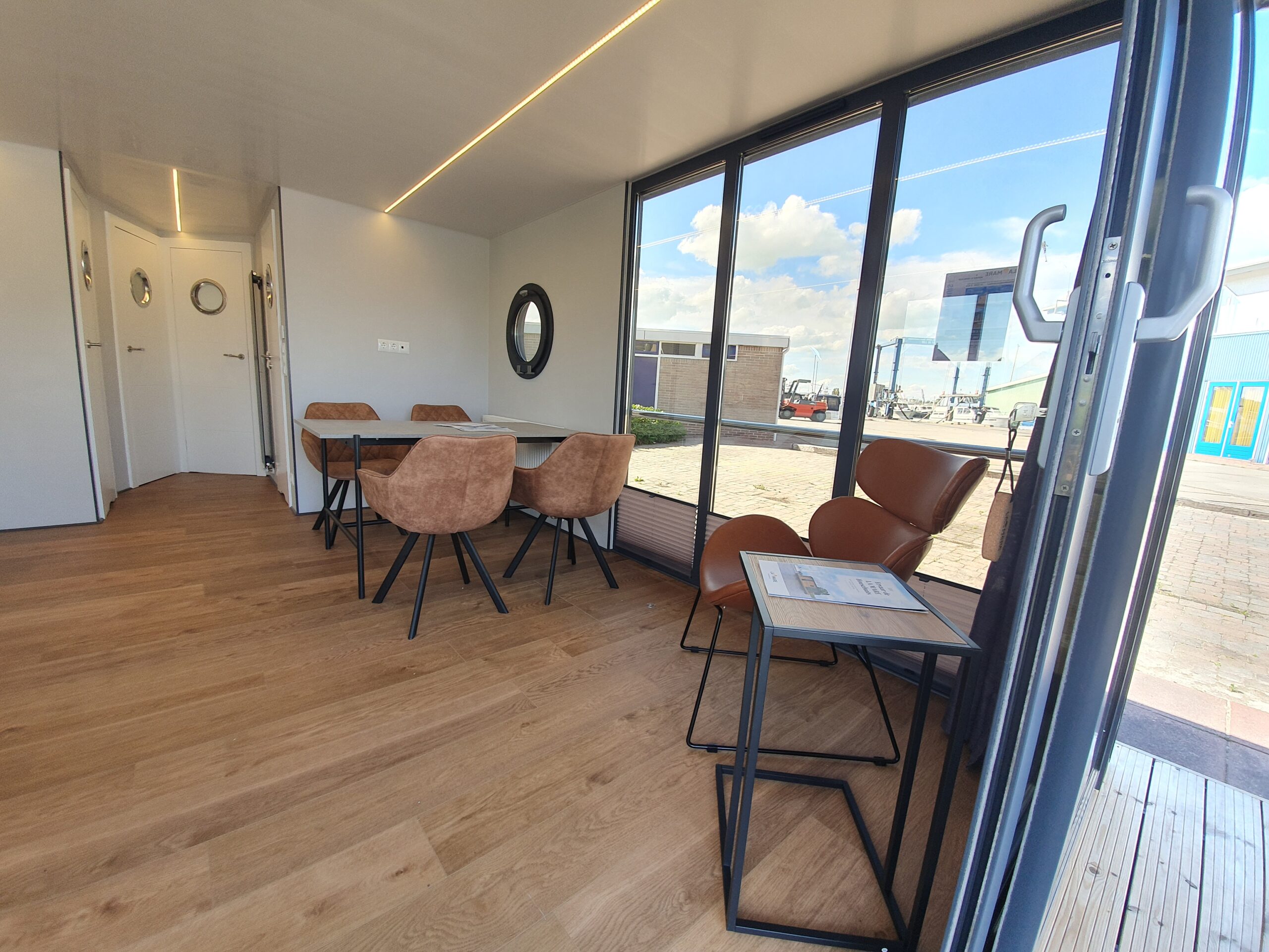 Houseboat Apartboat L-Long 2 Bedrooms 32.00 m² 5