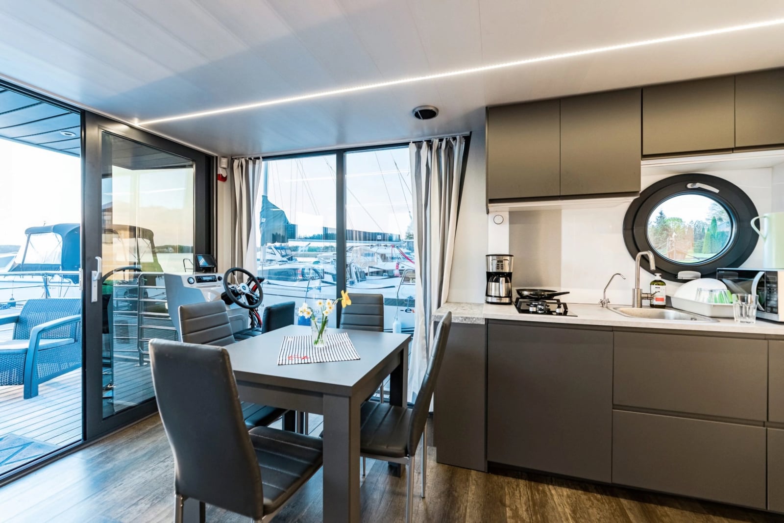 Houseboat Apart L 2 Bedrooms 47.46 m² 5