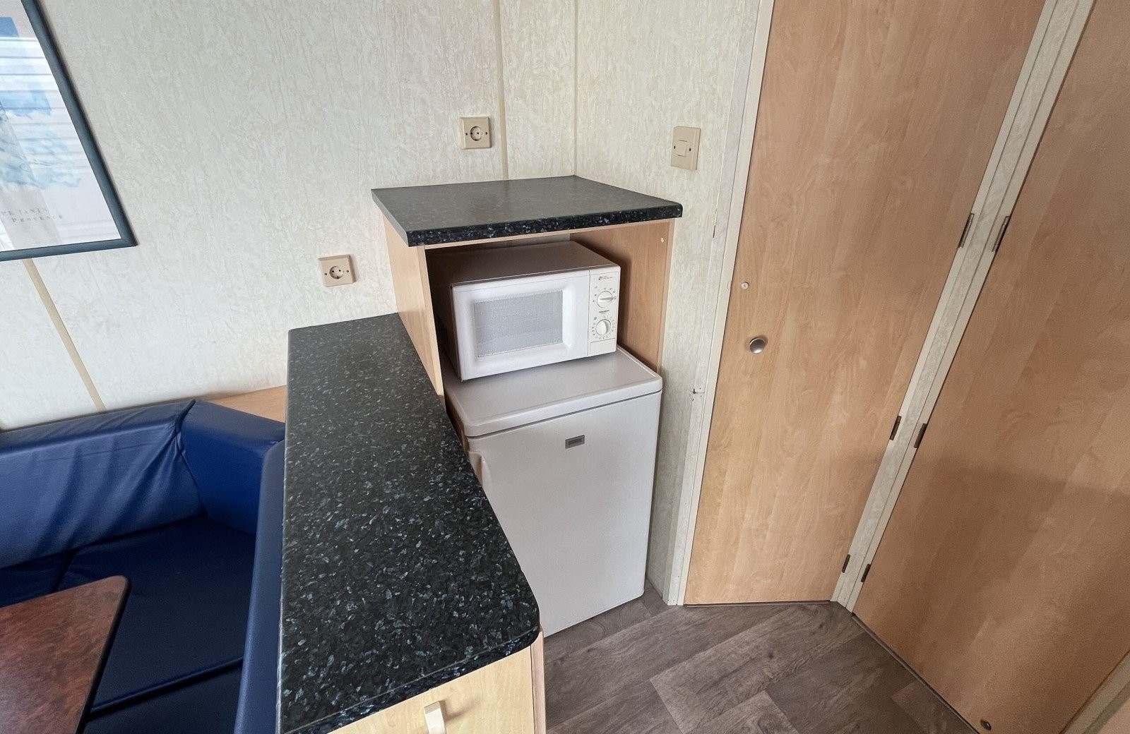 2 x Willerby Cottage 2002 18