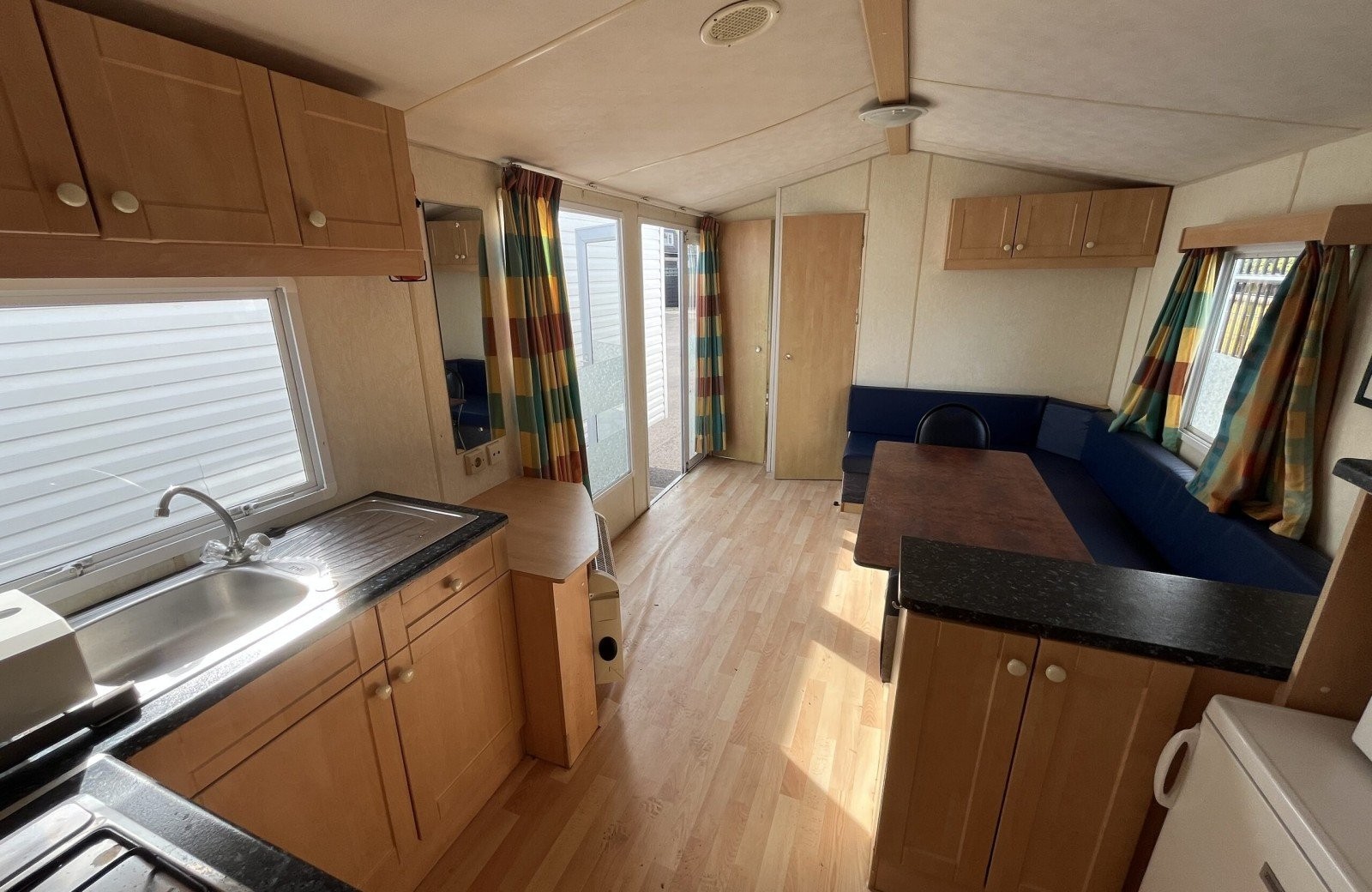2 x Willerby Cottage 2002 7