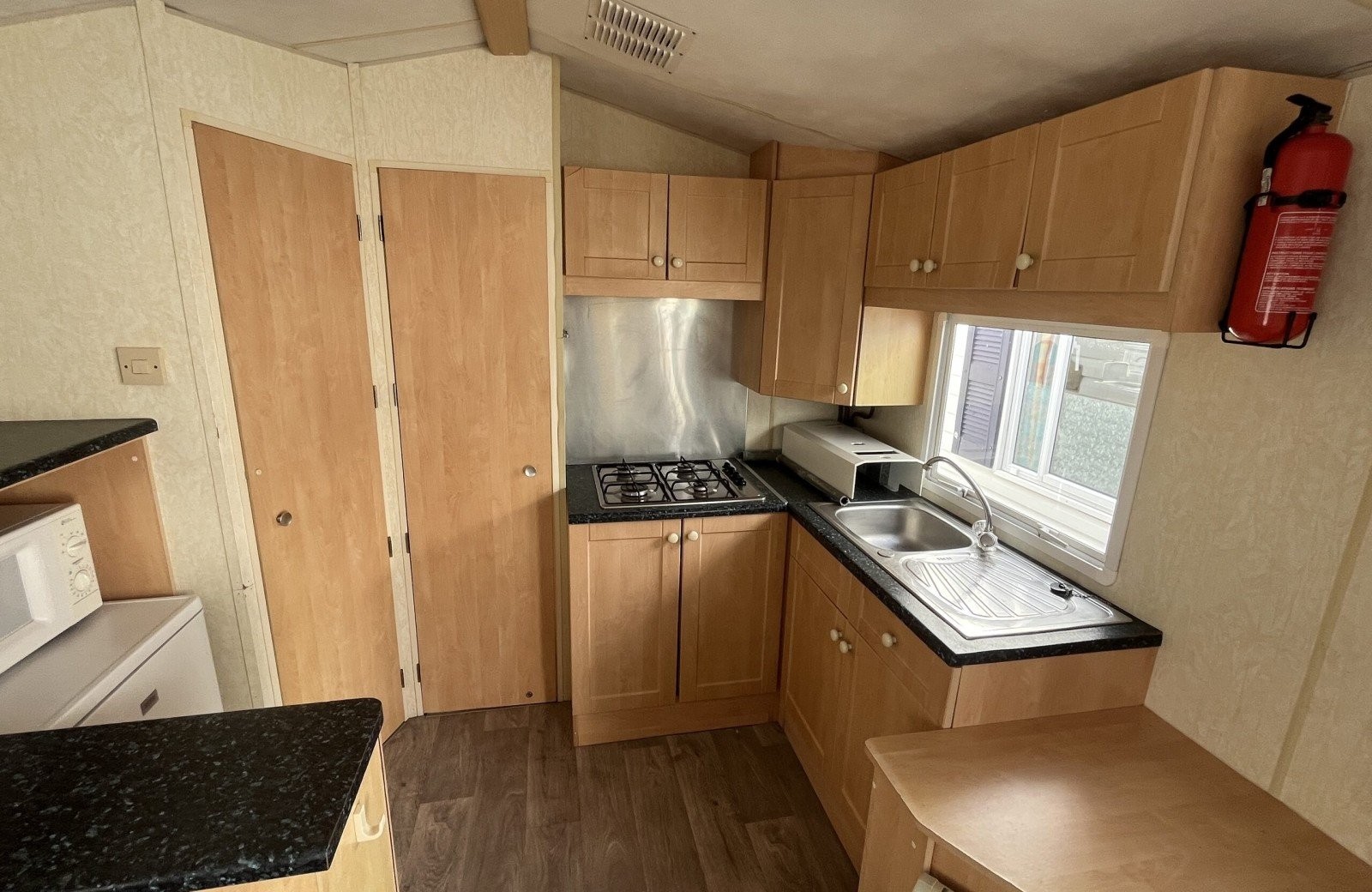 2 x Willerby Cottage 2002 15