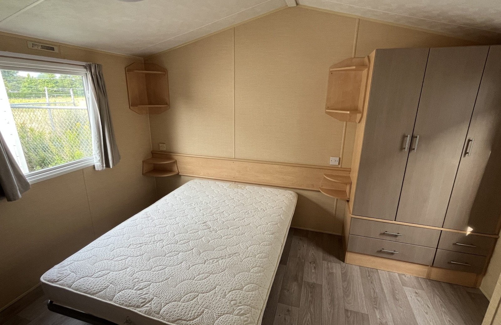 Willerby Westcoast 2 Bedrooms 40.70 m² 2011 12