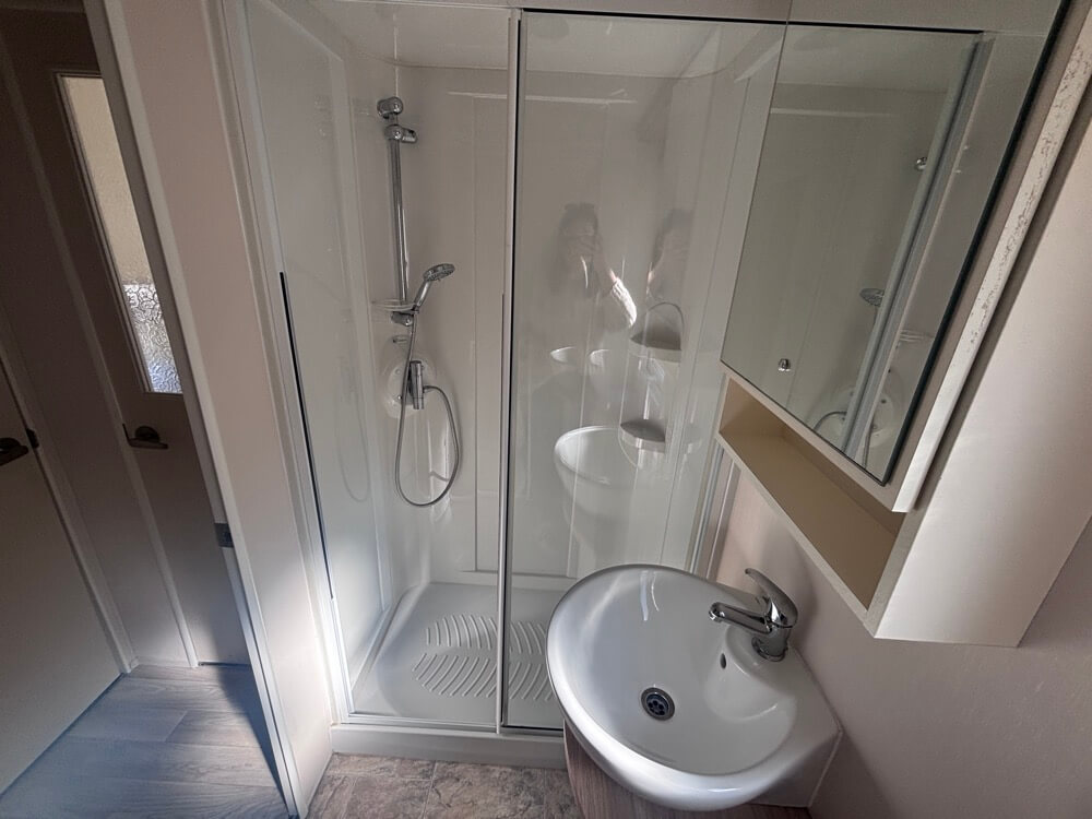 UK 45 2 Bedrooms 44.00 m² 19