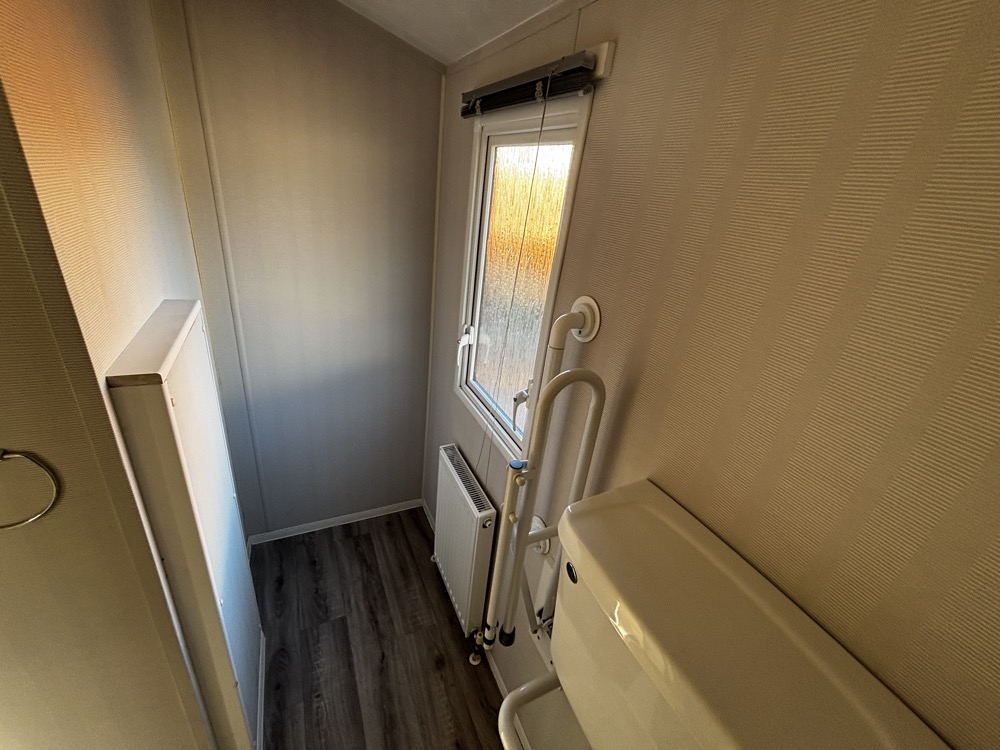 UK PMR 2 Bedrooms 42.80 m² 14