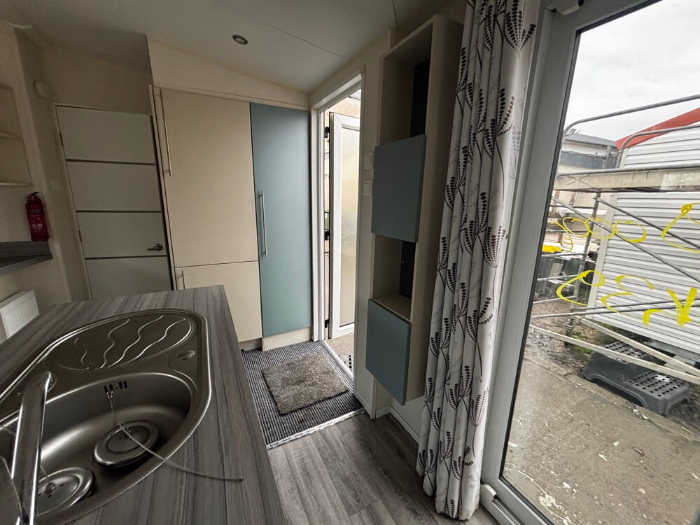 UK 391 3 Bedrooms 46.00 m² 7