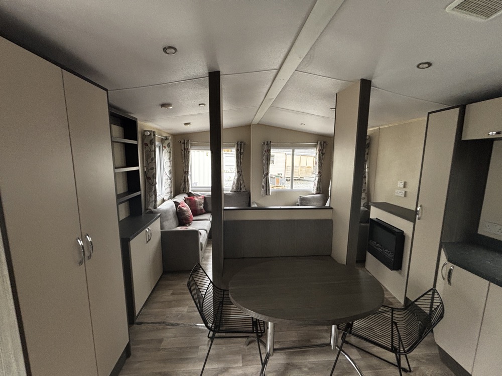 UK 37 2 Bedrooms 39.20 m² 3