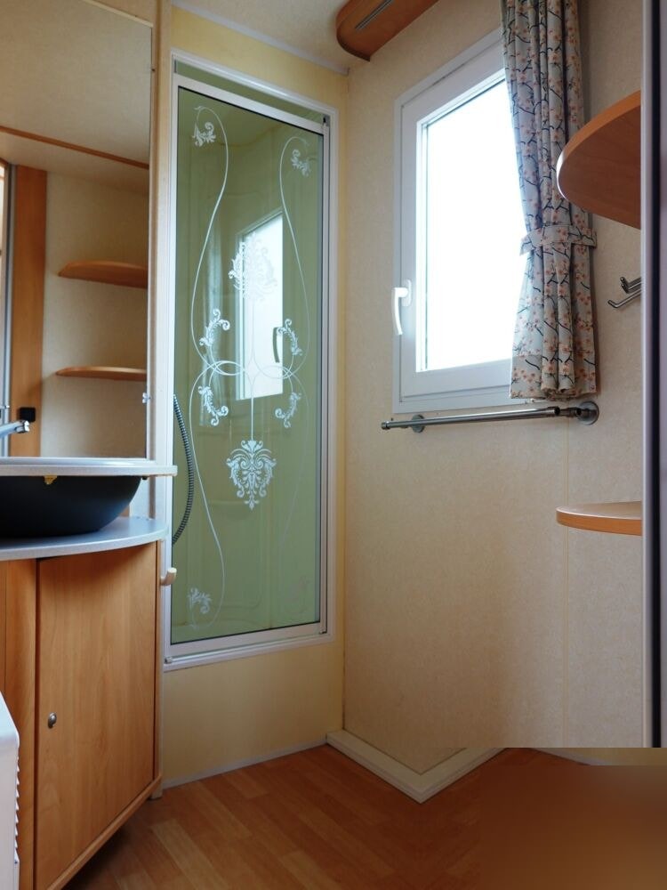 Bürstner 2 Bedrooms 42.00 m² 18