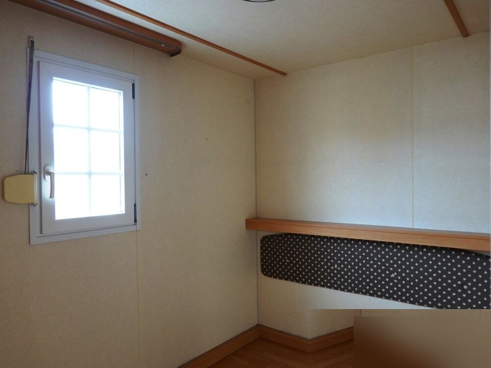 Bürstner 2 Bedrooms 42.00 m² 21