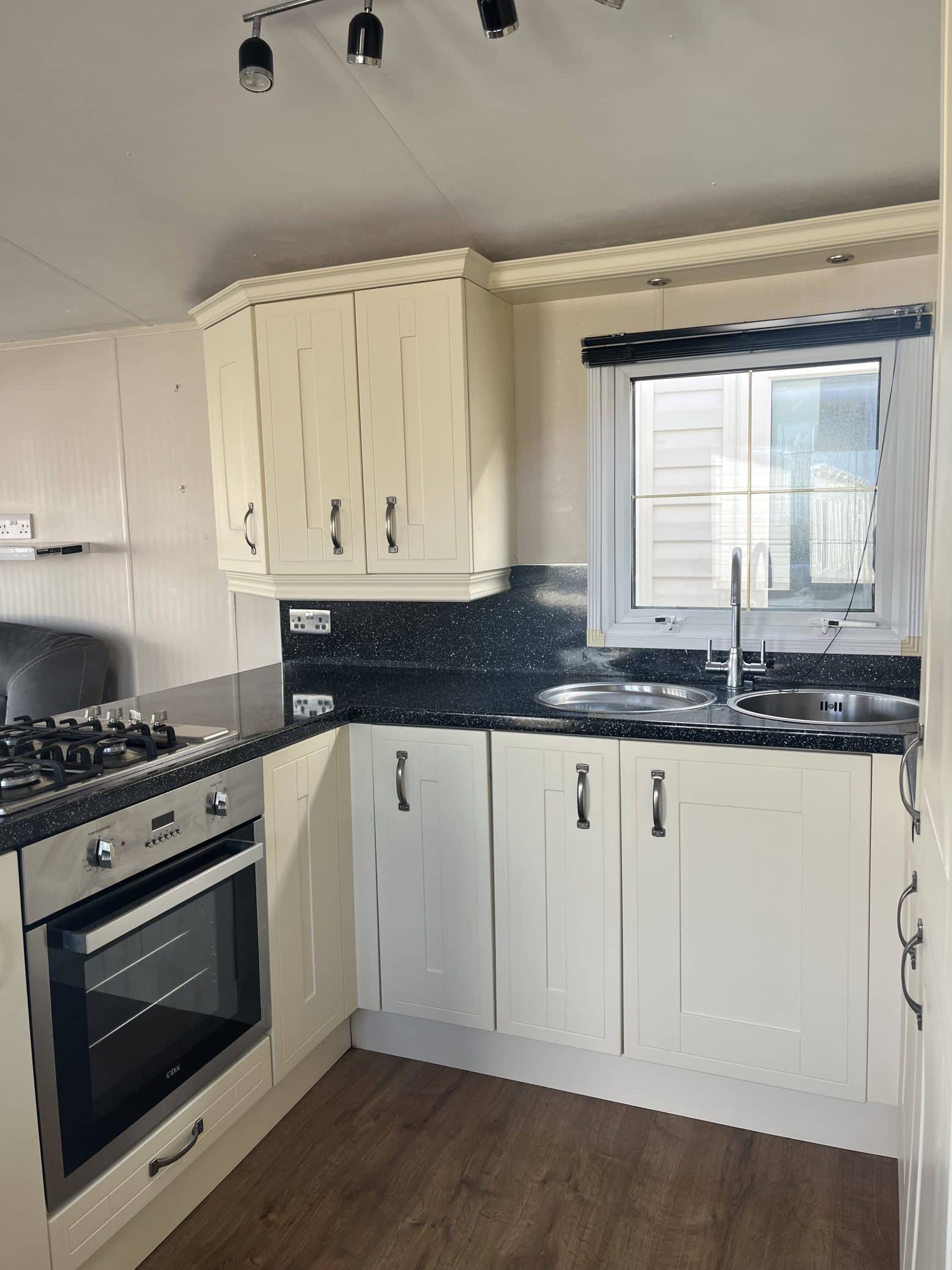 Willerby Granada 2 Bedrooms 38.95 m² 2