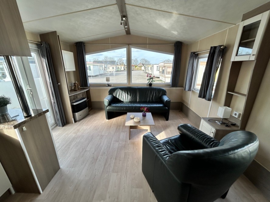 Ultimate Super 2 2 Bedrooms 38.85 m² 3
