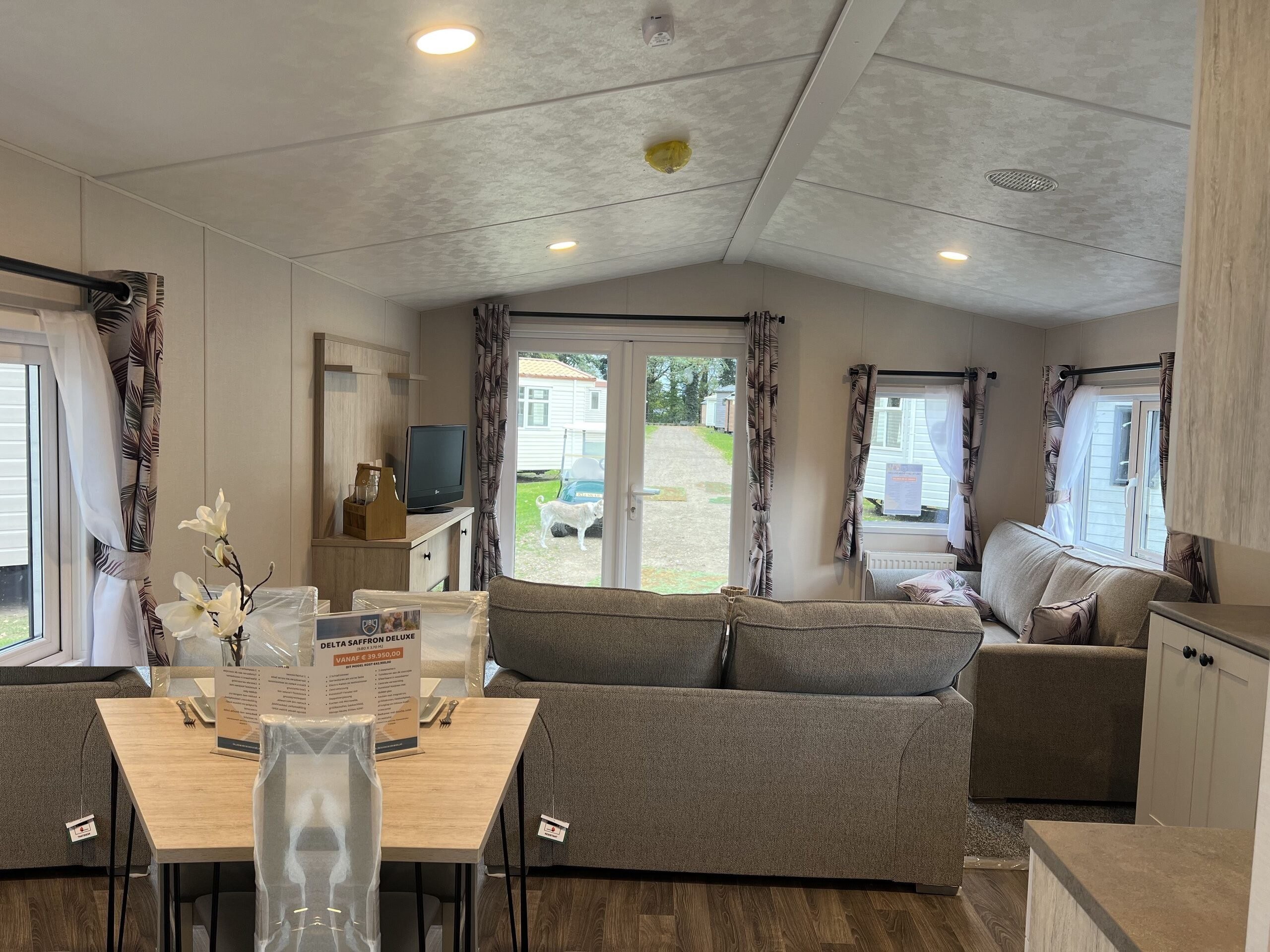 Delta Saffron Deluxe 2 Dormitorios 36,26 m² 2