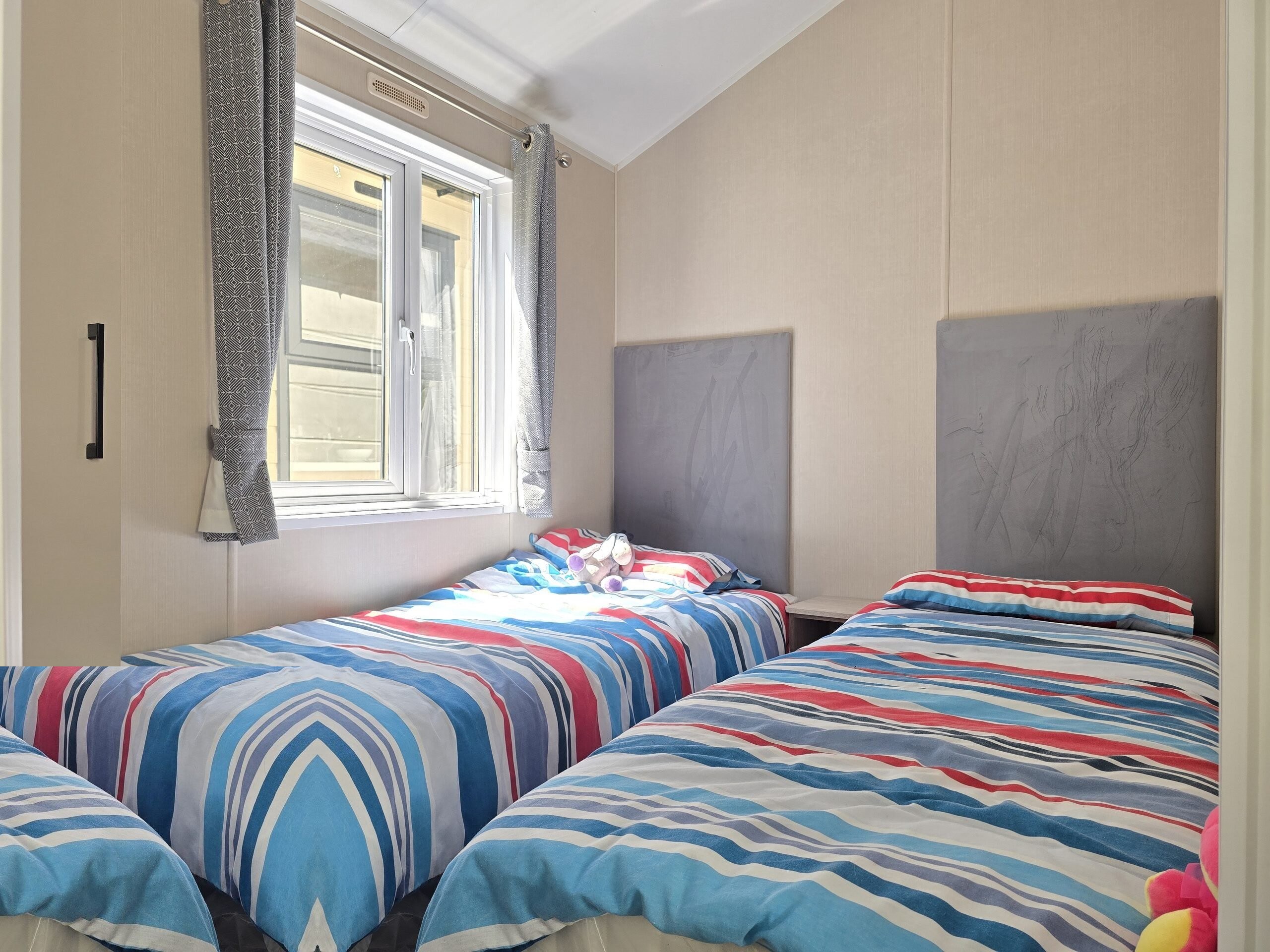 Delta Sky 2 Bedrooms 44.00 m² 12