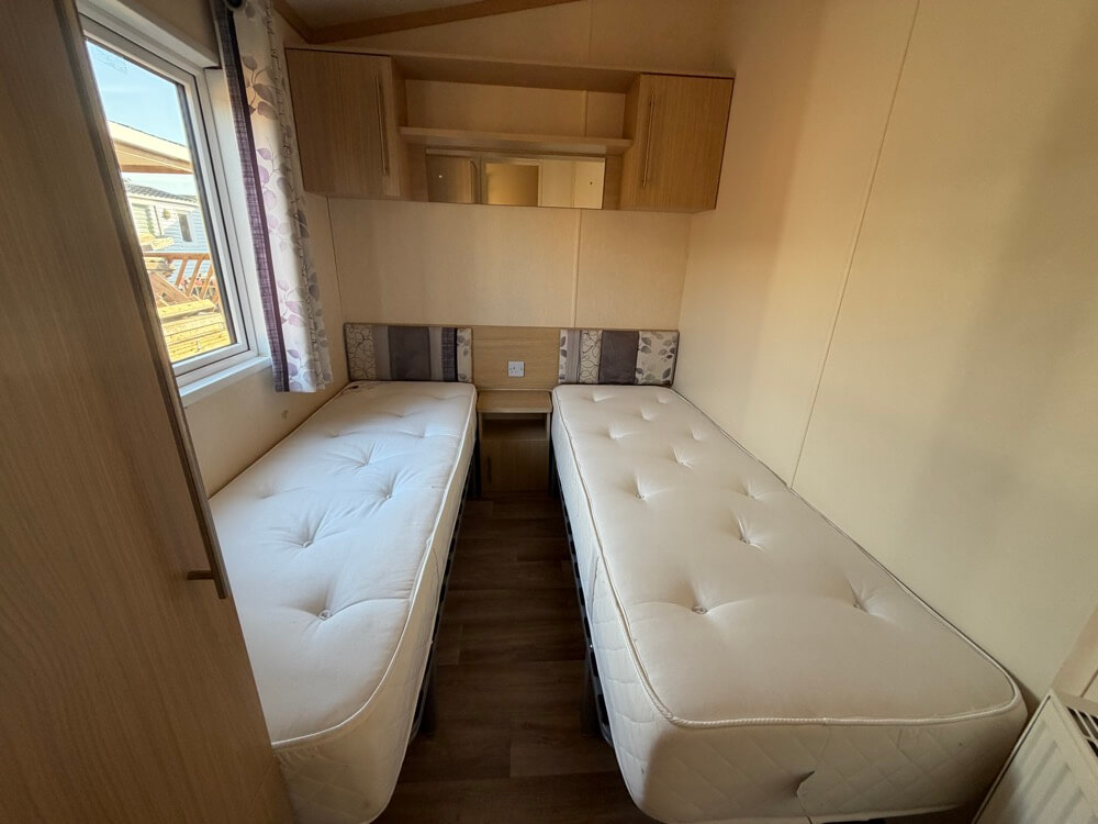 UK 44 2 Bedrooms 42.00 m² 15