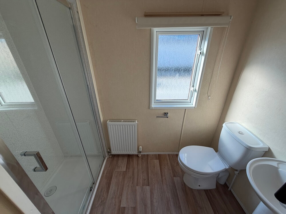 UK 44 2 Bedrooms 42.00 m² 18