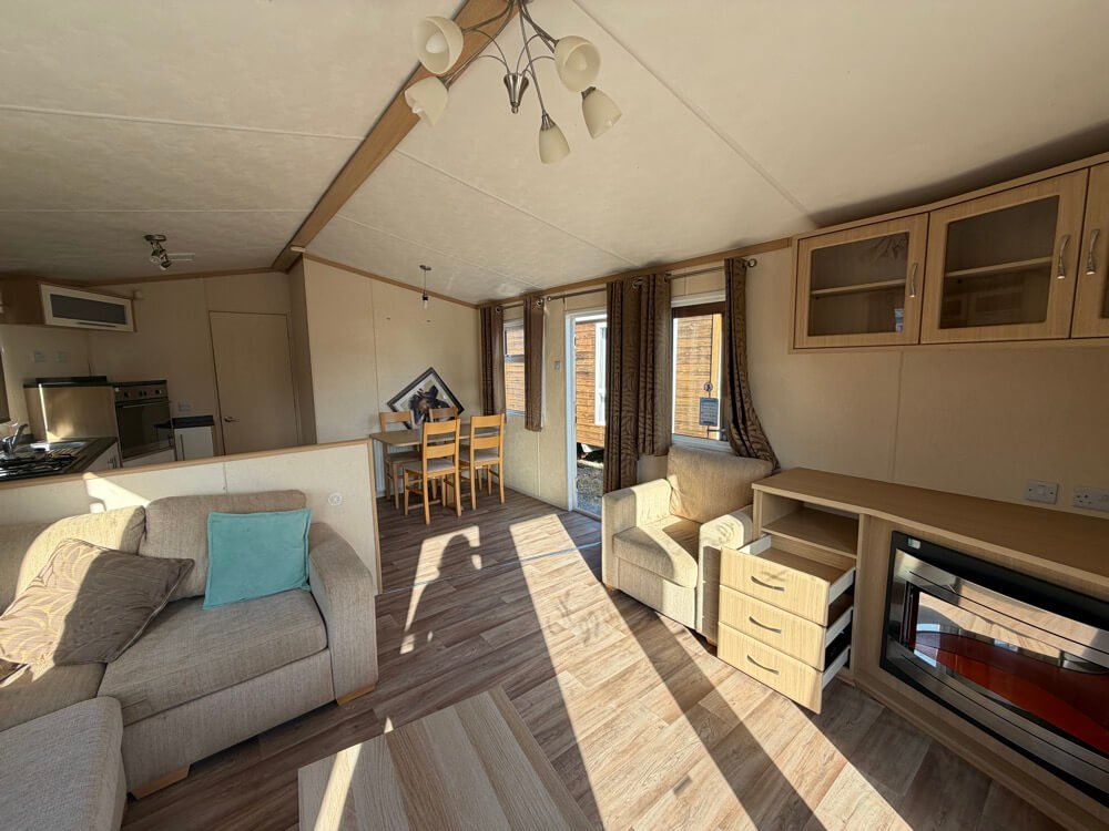 UK 44 2 Bedrooms 42.00 m² 4