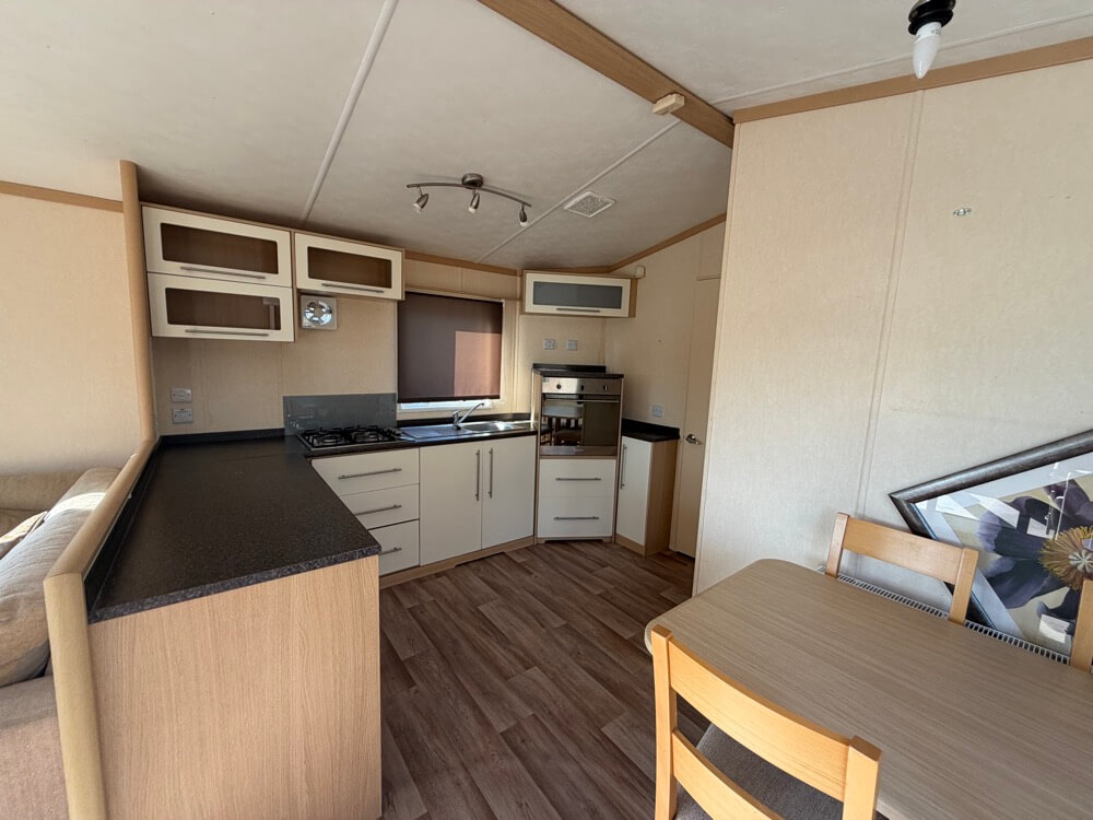 UK 44 2 Bedrooms 42.00 m² 5