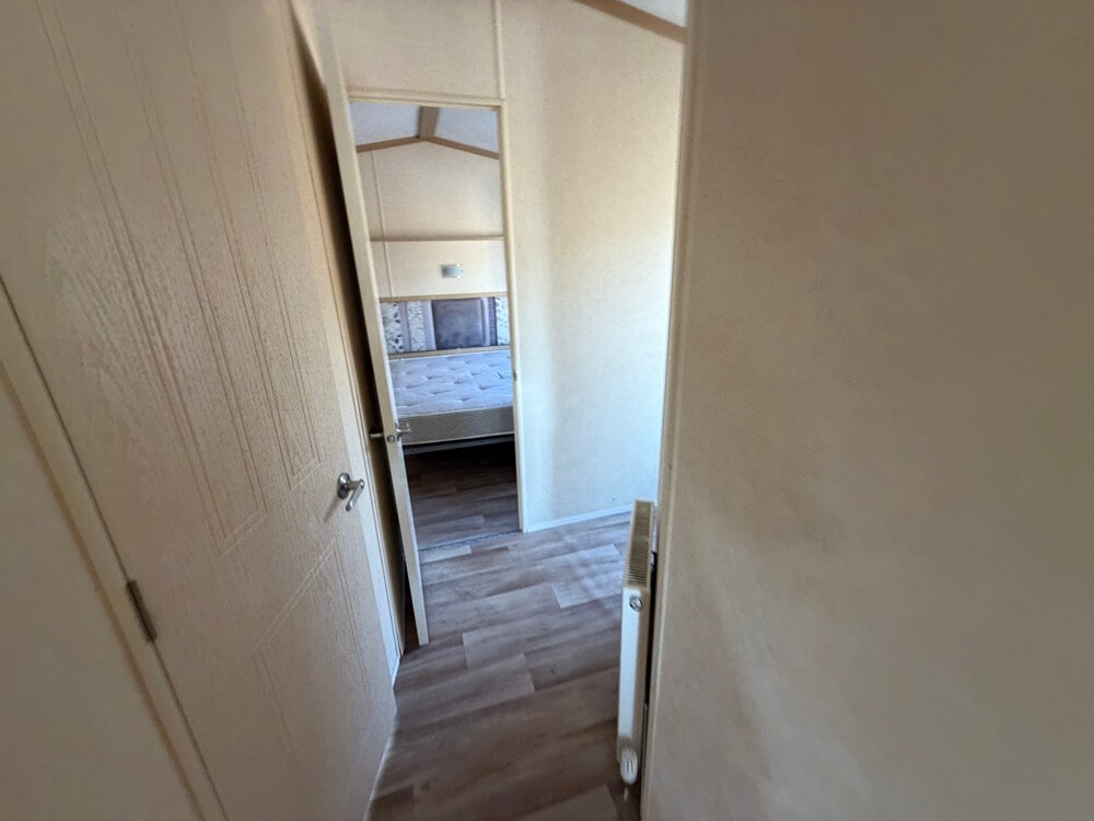 UK 44 2 Bedrooms 42.00 m² 8