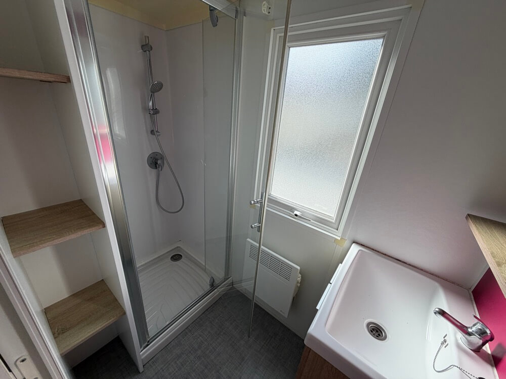 R 24 Integrated Terrace 2 Bedrooms 32.00 m² 2015 13