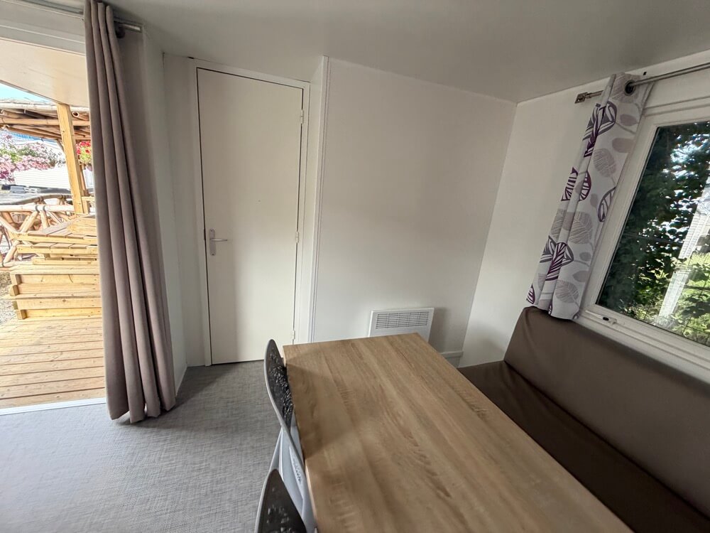 R 24 Integrated Terrace 2 Bedrooms 32.00 m² 2015 6