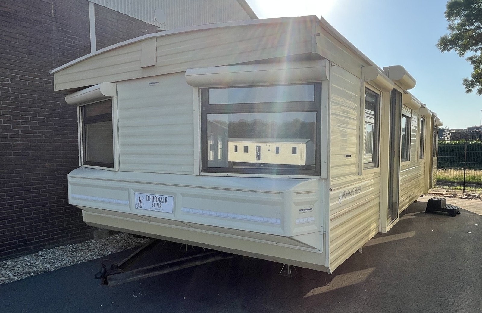 Atlas Debonair 2000 3 Bedrooms 37.00 m²