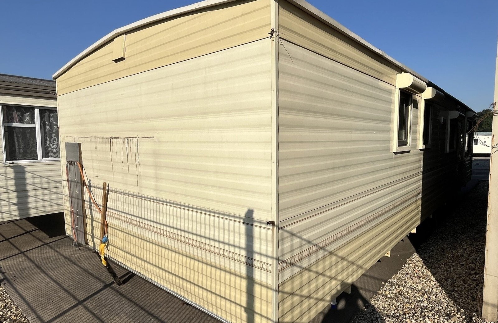 Atlas Debonair 2000 3 Bedrooms 37.00 m² 4