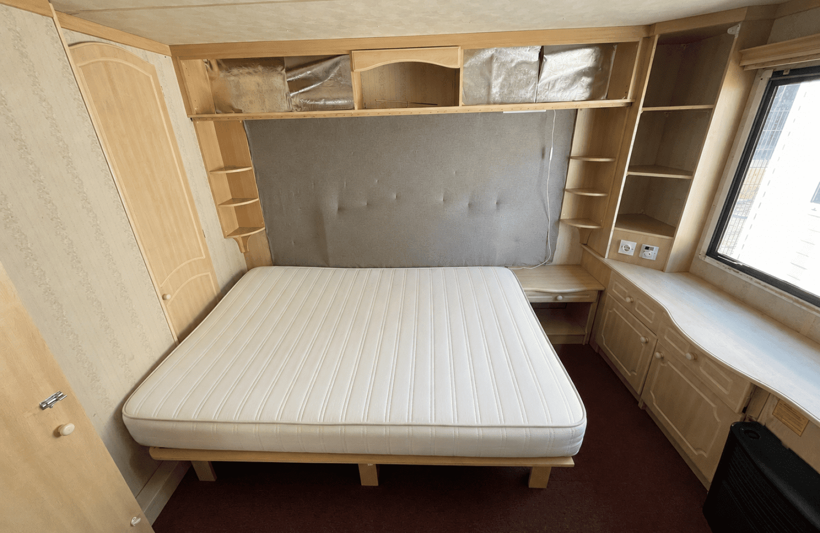 Atlas Debonair 2000 3 Bedrooms 37.00 m² 9
