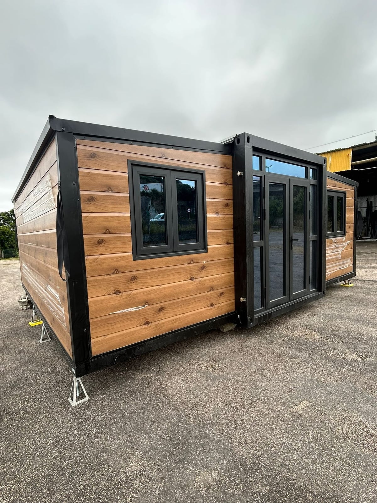 Erweiterbarer Container Standard 20 Fuß · Doppelt Ebenerdig (74 m²) 19
