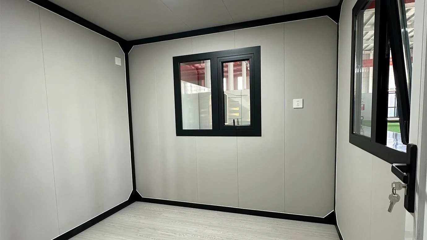 Container Expansível Premium 10 pés · Duplo Térreo (37 m²) 8