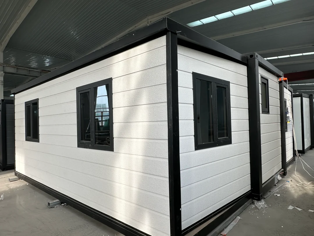 Expandable Container Double-Wing 20 ft (37 m²) 8