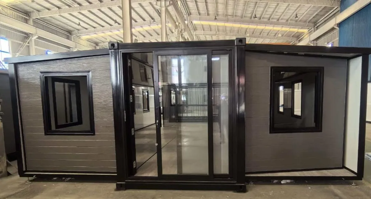 Container Expansível Premium 30 pés · Duplo Térreo (112 m²) 15