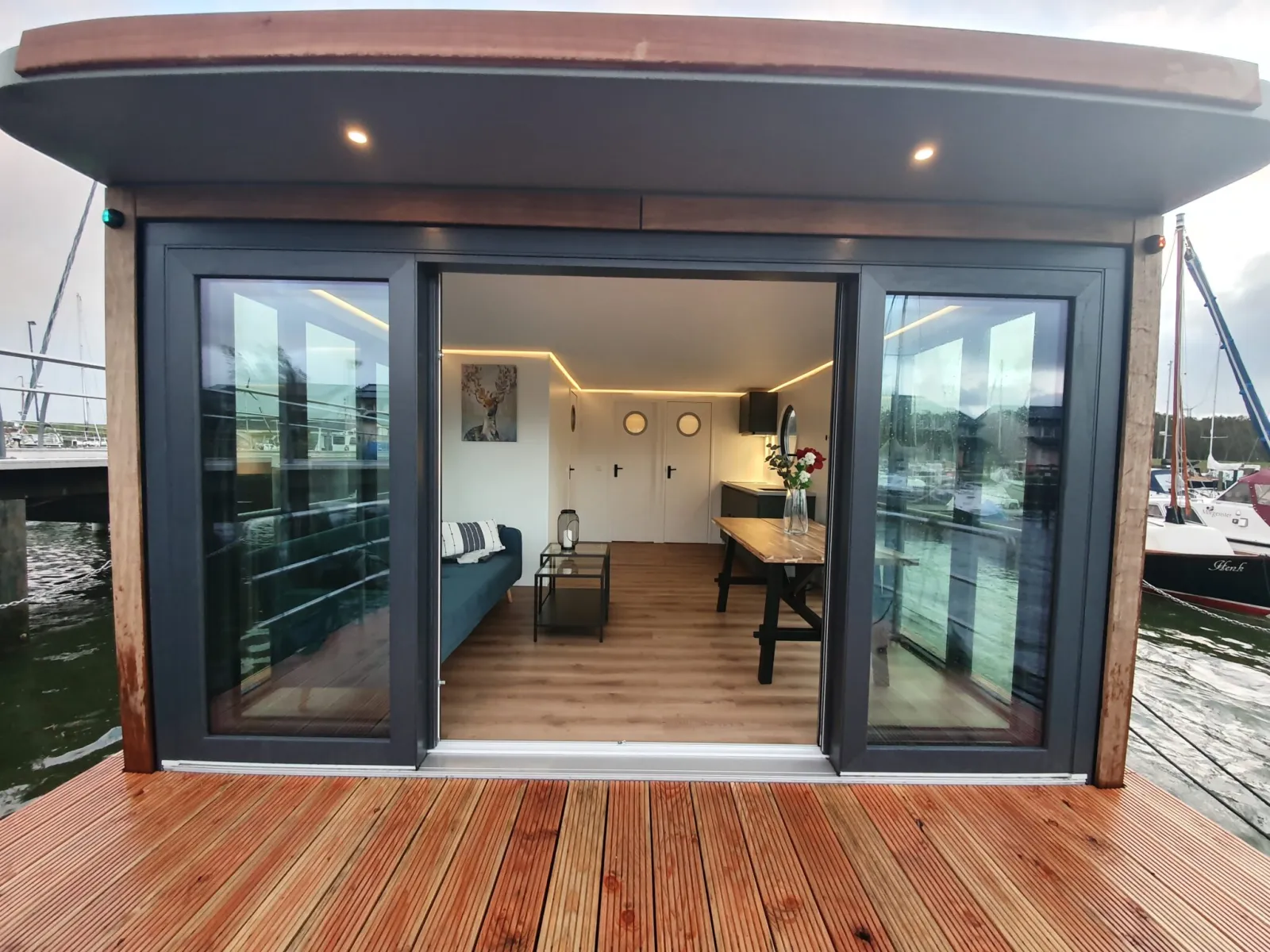 Interior de casa flotante Green Village — vista 7