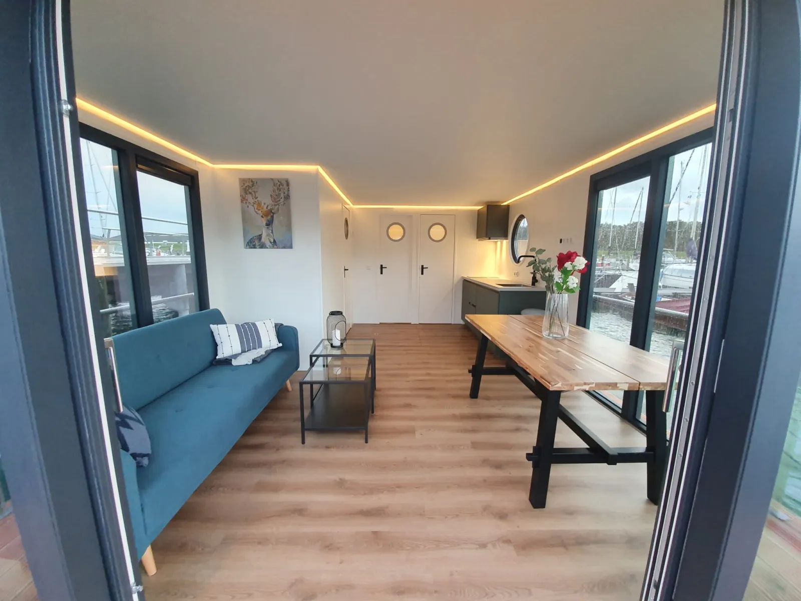 Interior de casa flotante Green Village — vista 8